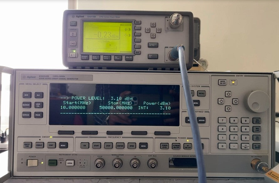 Agilent 83650B Synthesized Sweep Signal Generator 10MHz-50GHz