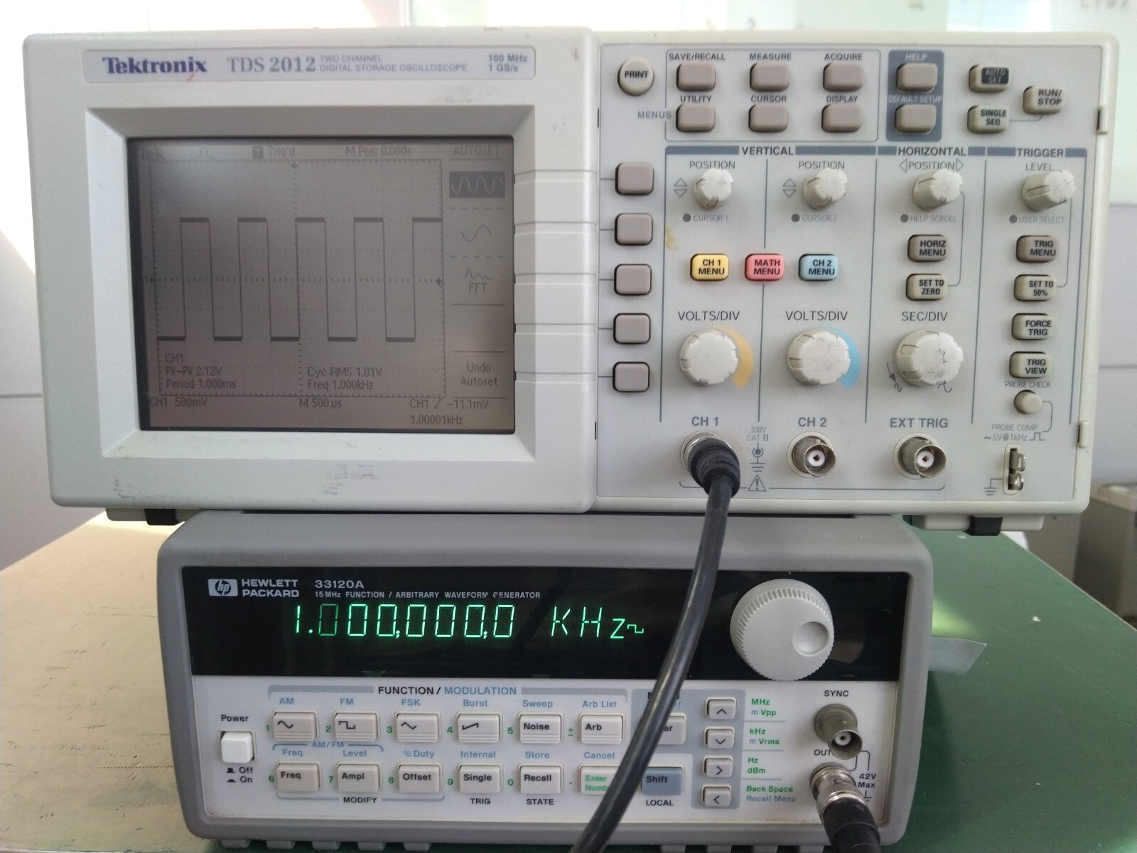HP Agilent 33120A 15 MHz Function / Arbitrary Waveform Generator _3876