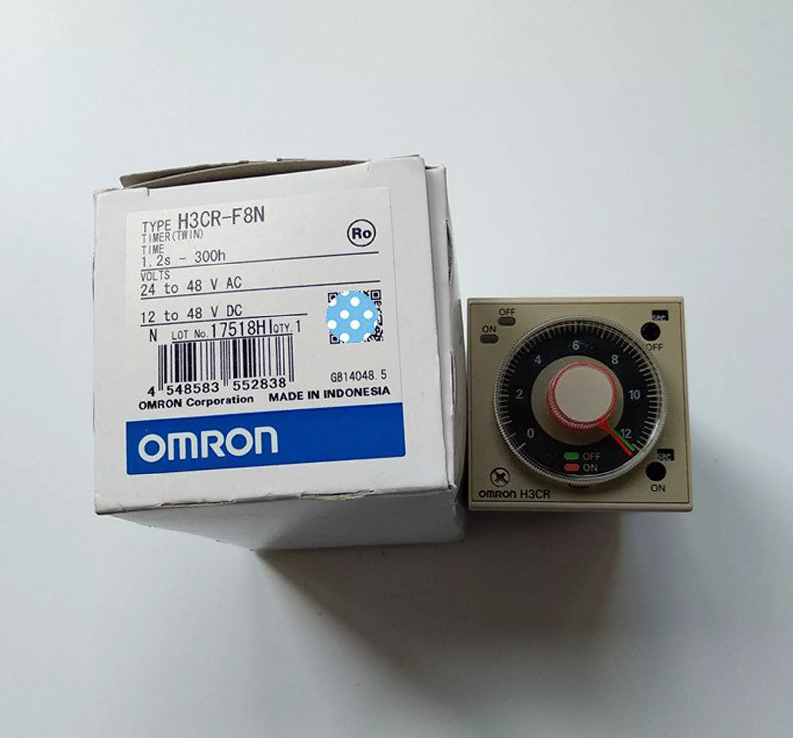 OMRON H3CR-F8N Timer 100-240VAC - New in Box