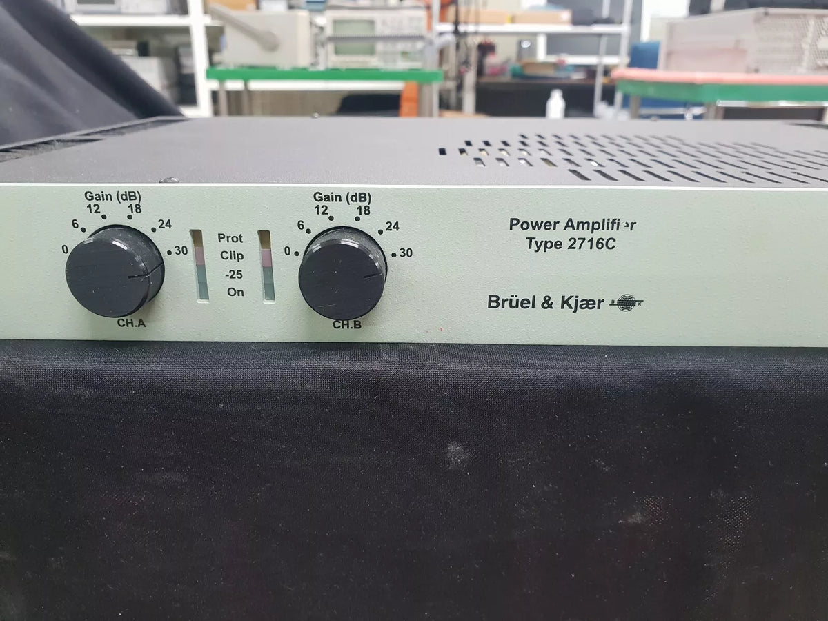 B&K Type 2716-C-001 Audio Power Amplifier