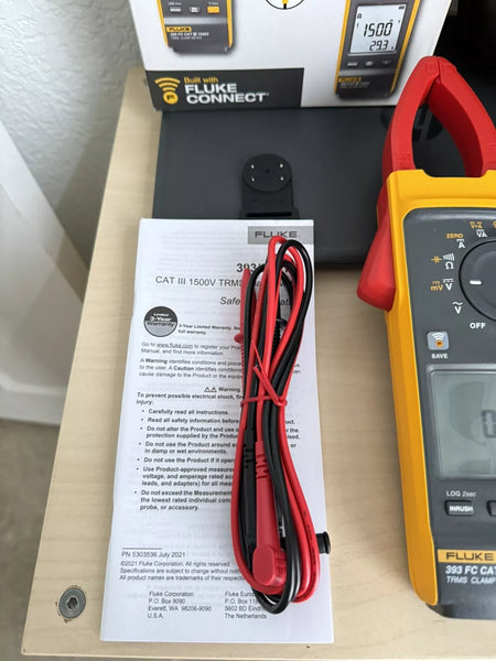 FLUKE 393 FC CAT III 1500 V True-rms Clamp Meter - NEW SEALED