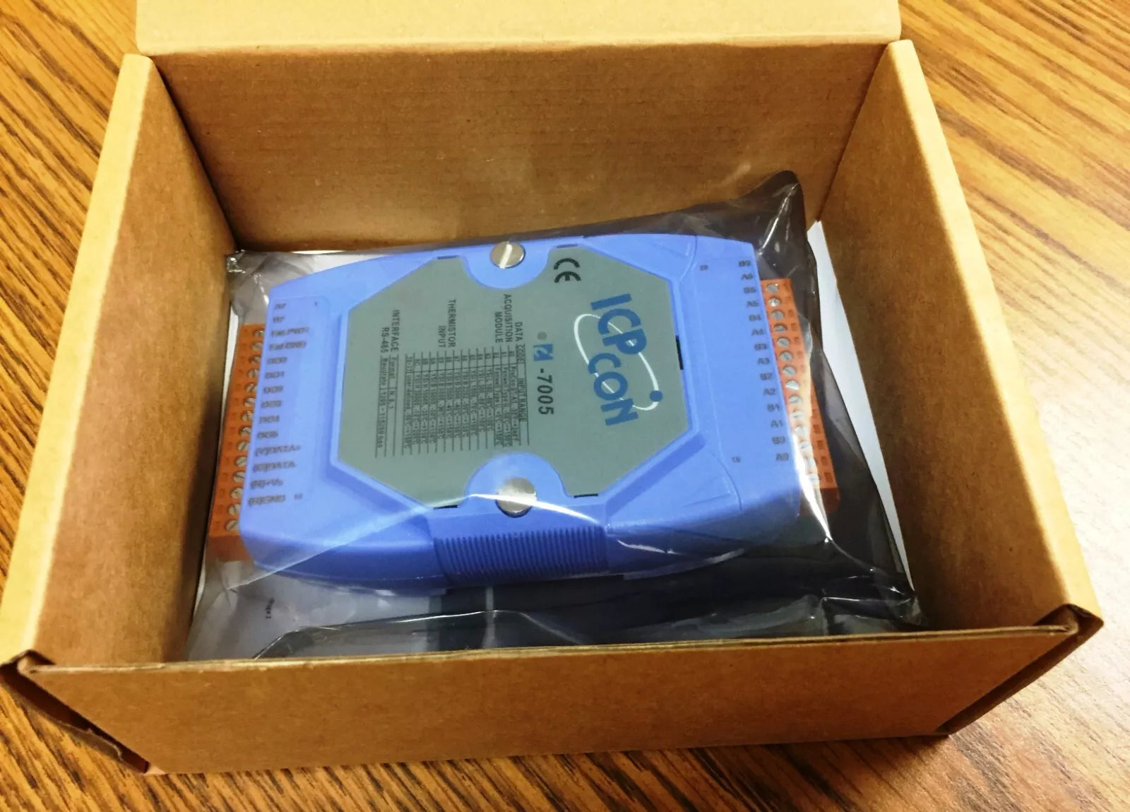 ICP I-7005 8-Channel Thermistor Input and 6-Channel Alarm Output Module