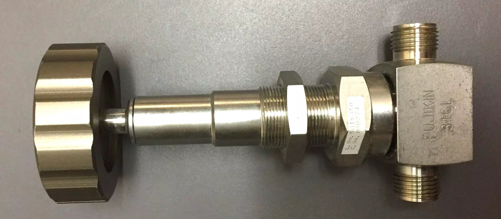Fujikin 316 Dual Flow Valve with Regulate Knob 1/4, 9.52