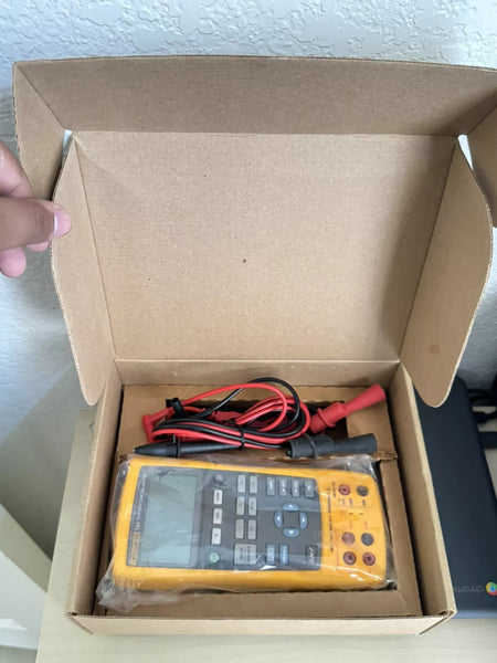 FLUKE 724 Temperature Calibrator Meter - New Sealed