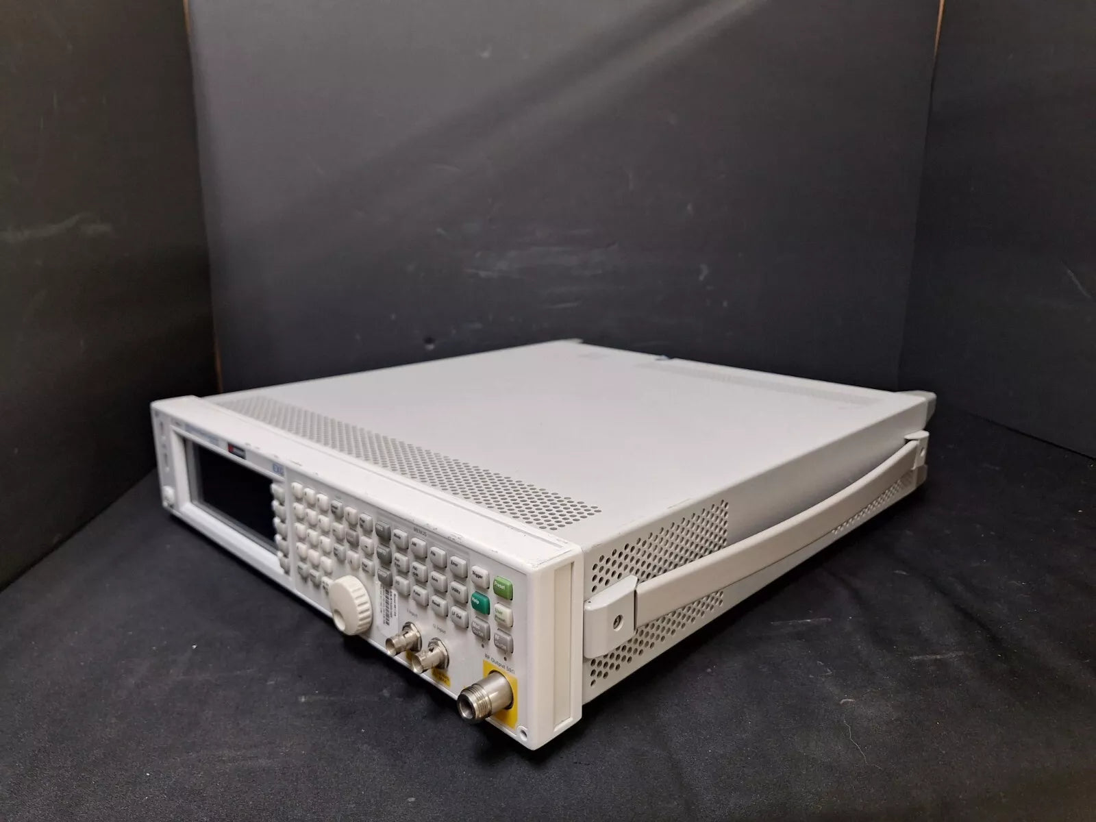 Keysight N5172B 3GHz Signal Generator with Options 1EA 403 503 653 655 UNV (1026)