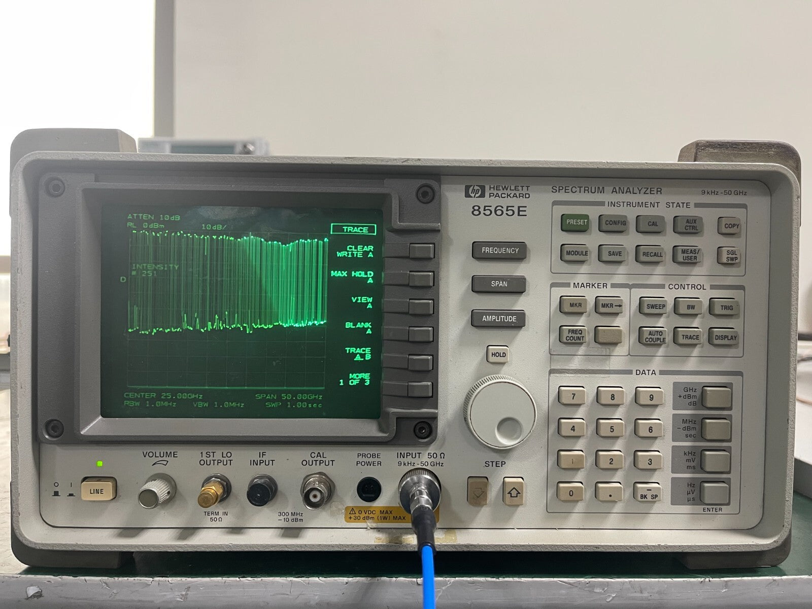 HP Agilent 8565E 9KHz - 50GHz Spectrum Analyzer w/ 85620A module_0262 - XG eqpt