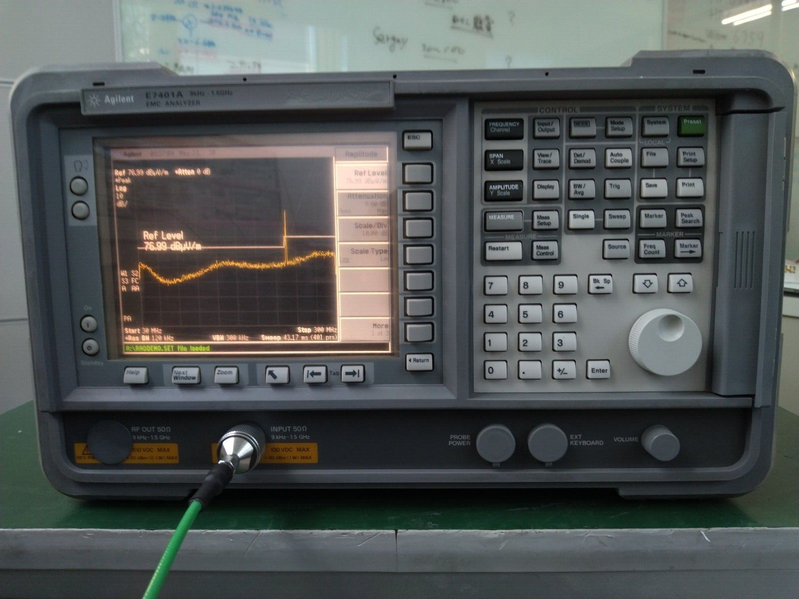 Agilent E7401A EMC Analyzer 9KHz to 1.5Ghz ,w/ 1DR, 1DS, 060, B72