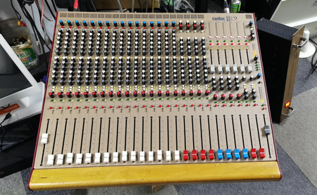 Cadac 2442 Mixing Console