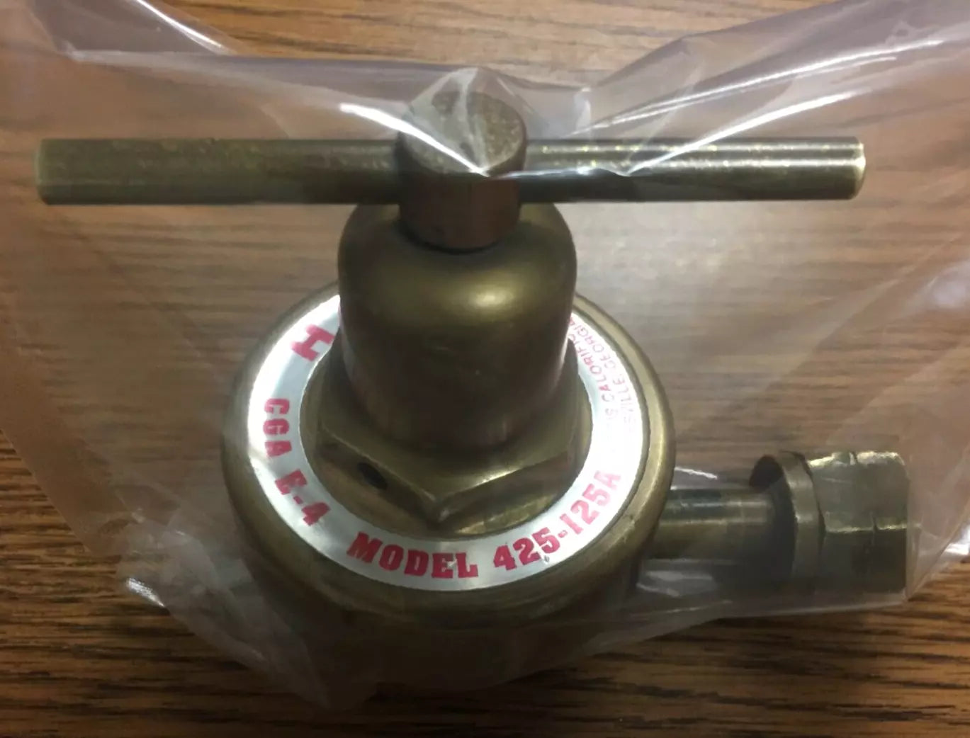 Harries California Co. Model 425-125A, CGA E-4 Regulator