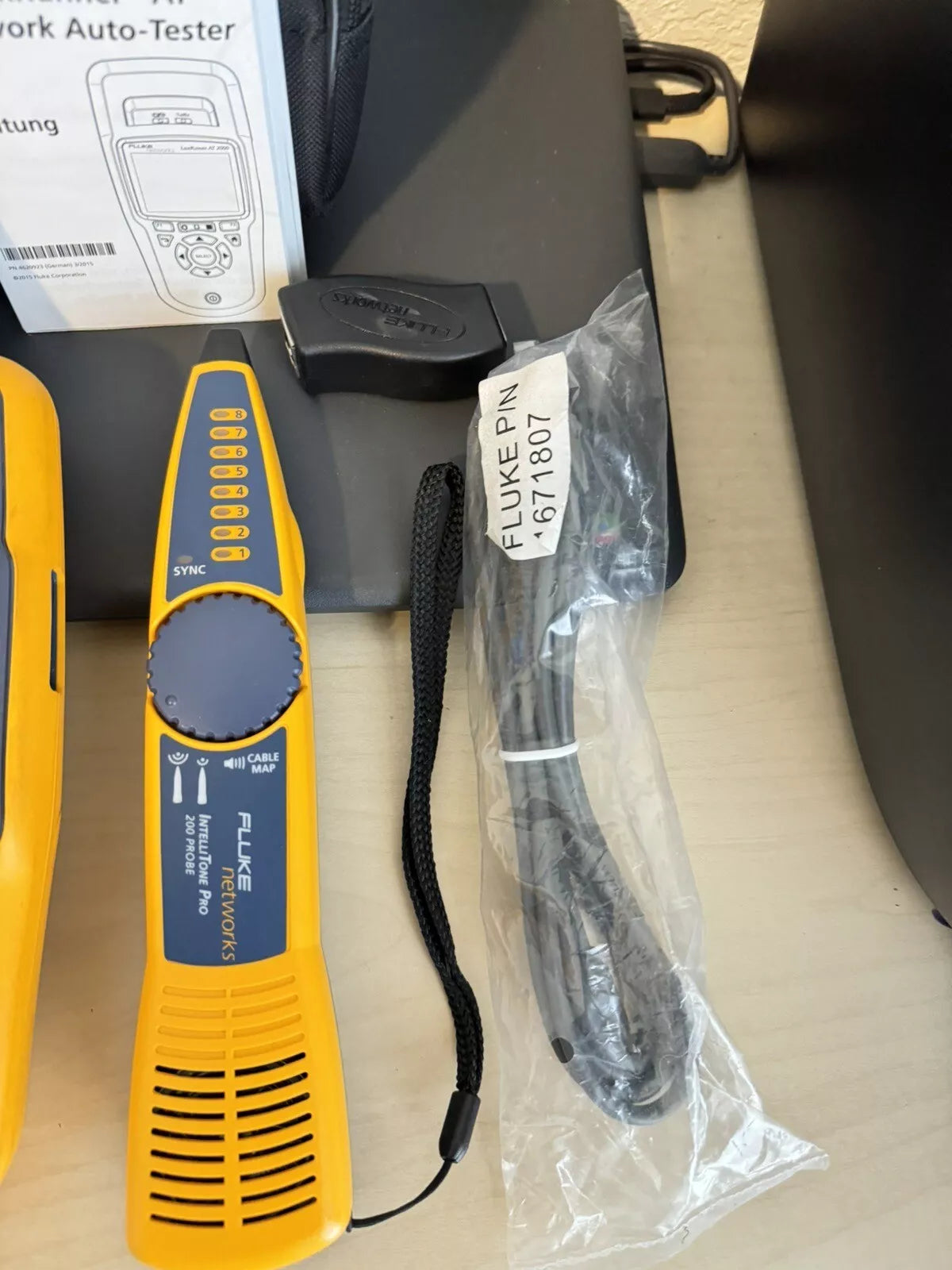 Fluke Networks LRAT-2000 LinkRunner AT-2000 Auto Tester with Fluke IntellitoneProbe