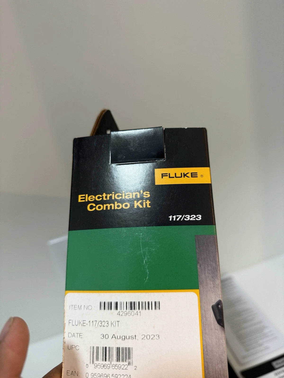 Fluke 117/323 Electrician Combo Kit (New Factory Sealed)