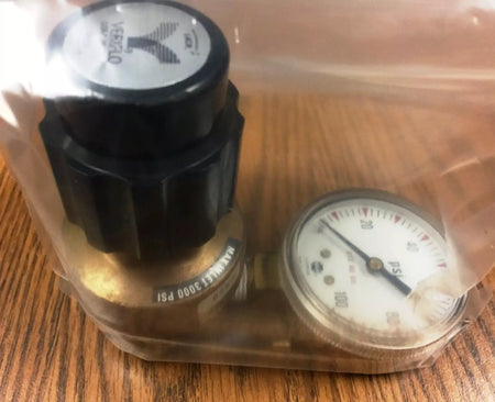 Veriflo IR4B-100 Regulator with Max Inlet of 3000 PSI and USO Gauge