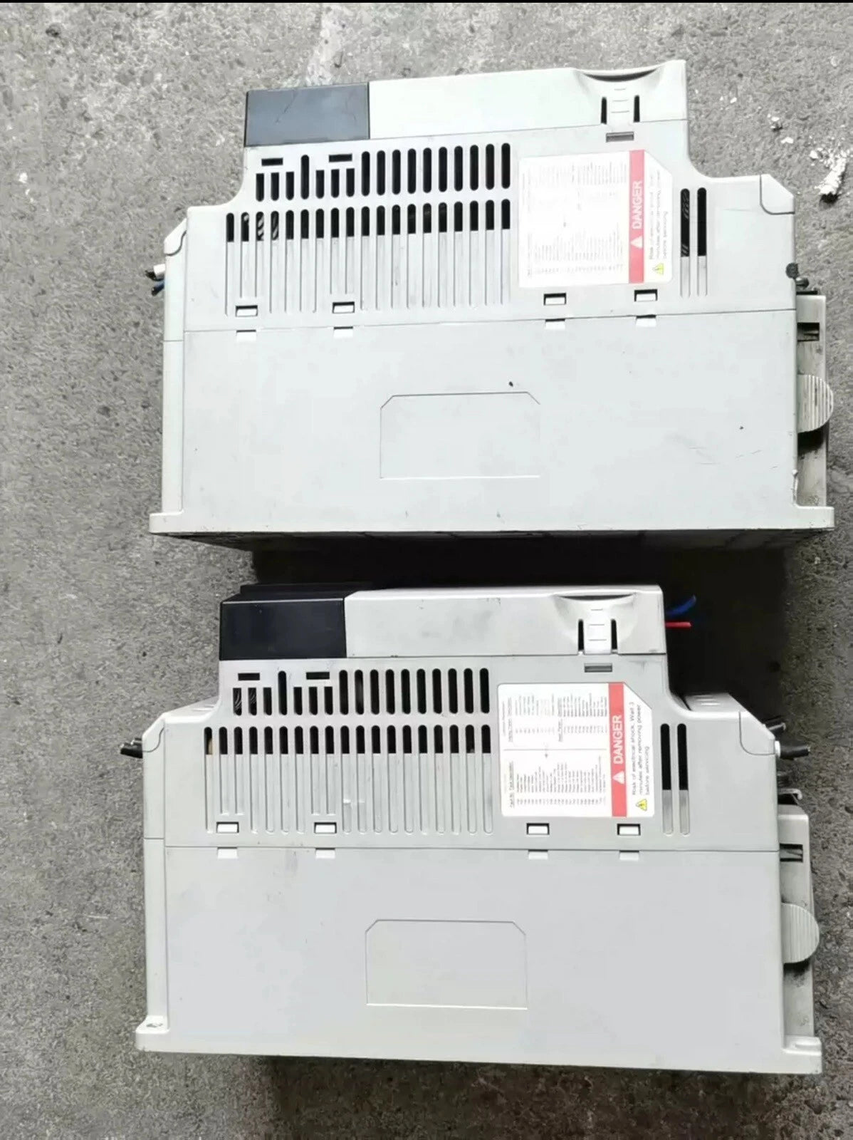 22F-D024N104 Compact Contact Block for Industrial Control Panels