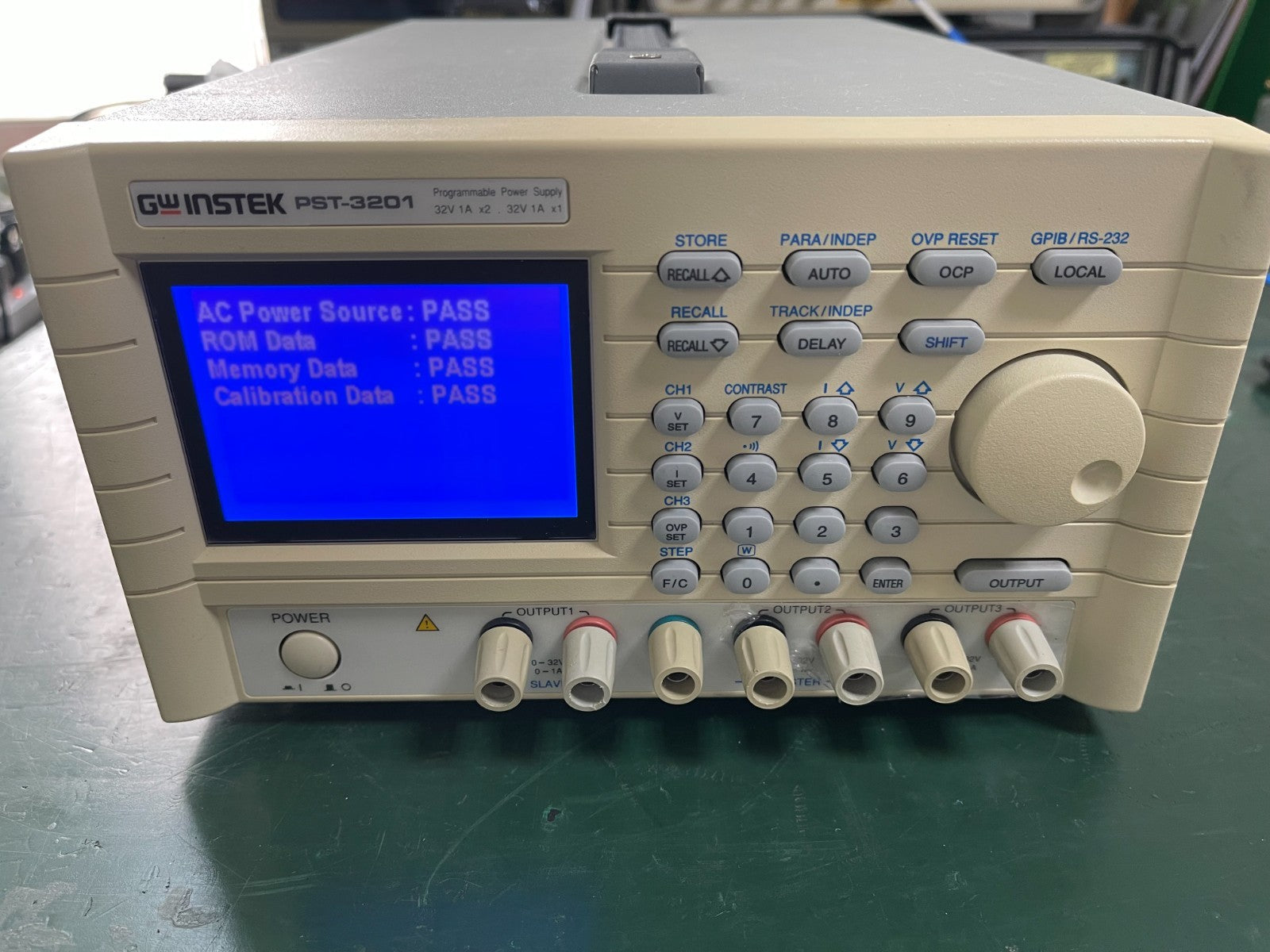 GW INSTEK PST 3201 PROGRAMMABLE POWER SUPPLY 3x 32V 1A _EL913483