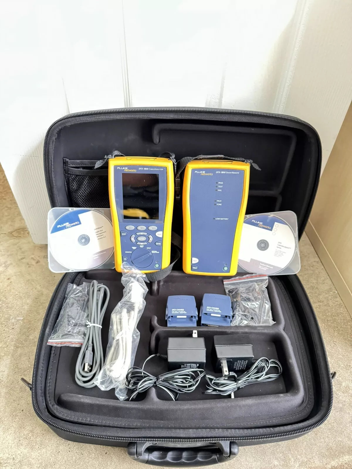Fluke Networks DTX-1800 Cat6 Test Set with Hard Case & DTXCHA002
