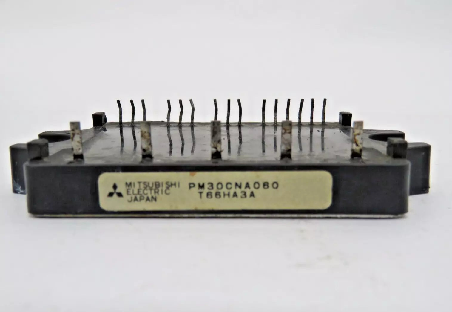 Mitsubishi Electric PM30CNA060 IGBT Power Transistor 600 V -USED