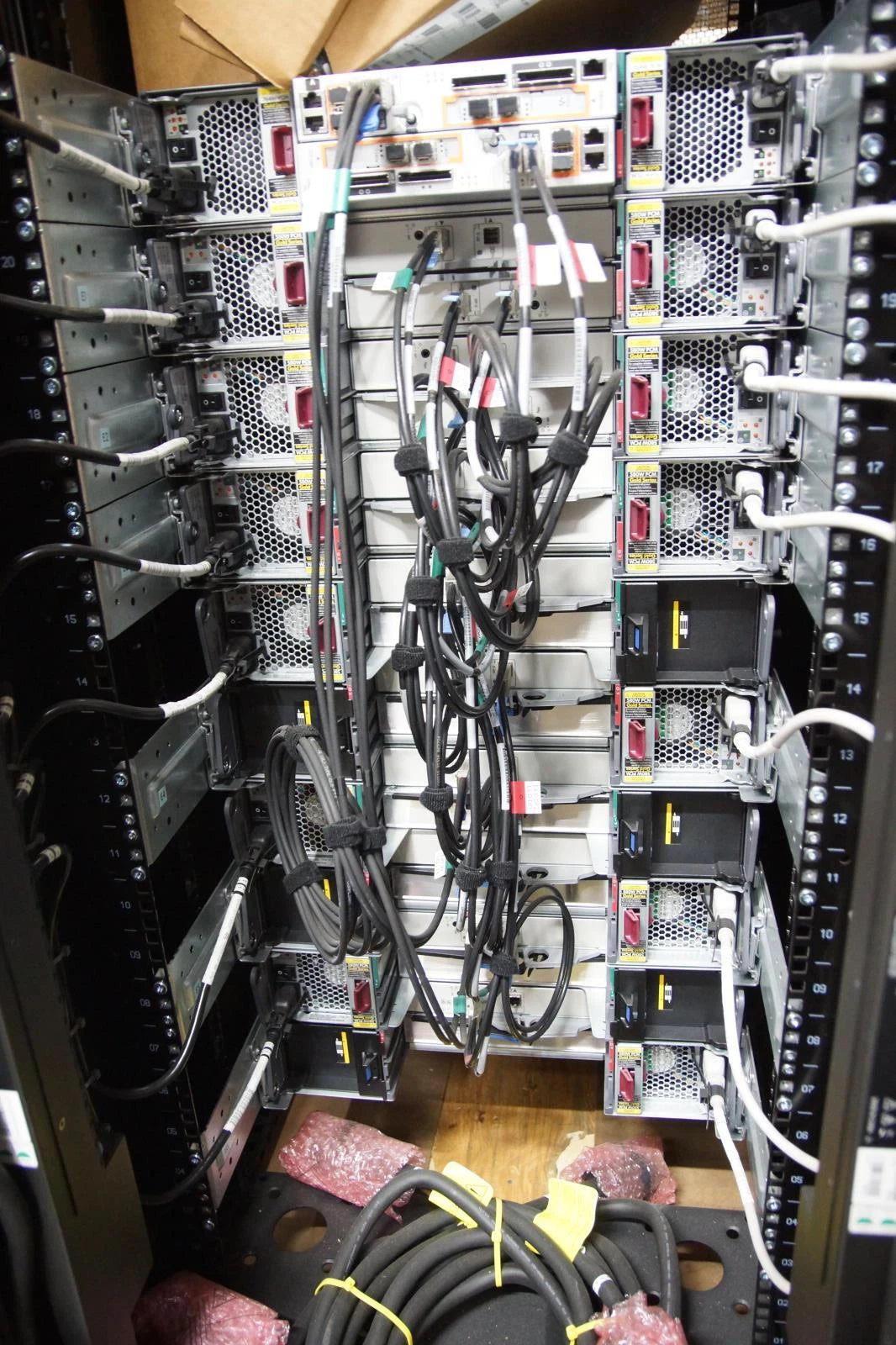 HPE 3PAR StoreServ 8440 Controller with 6x 8400 Disk Array No HDD