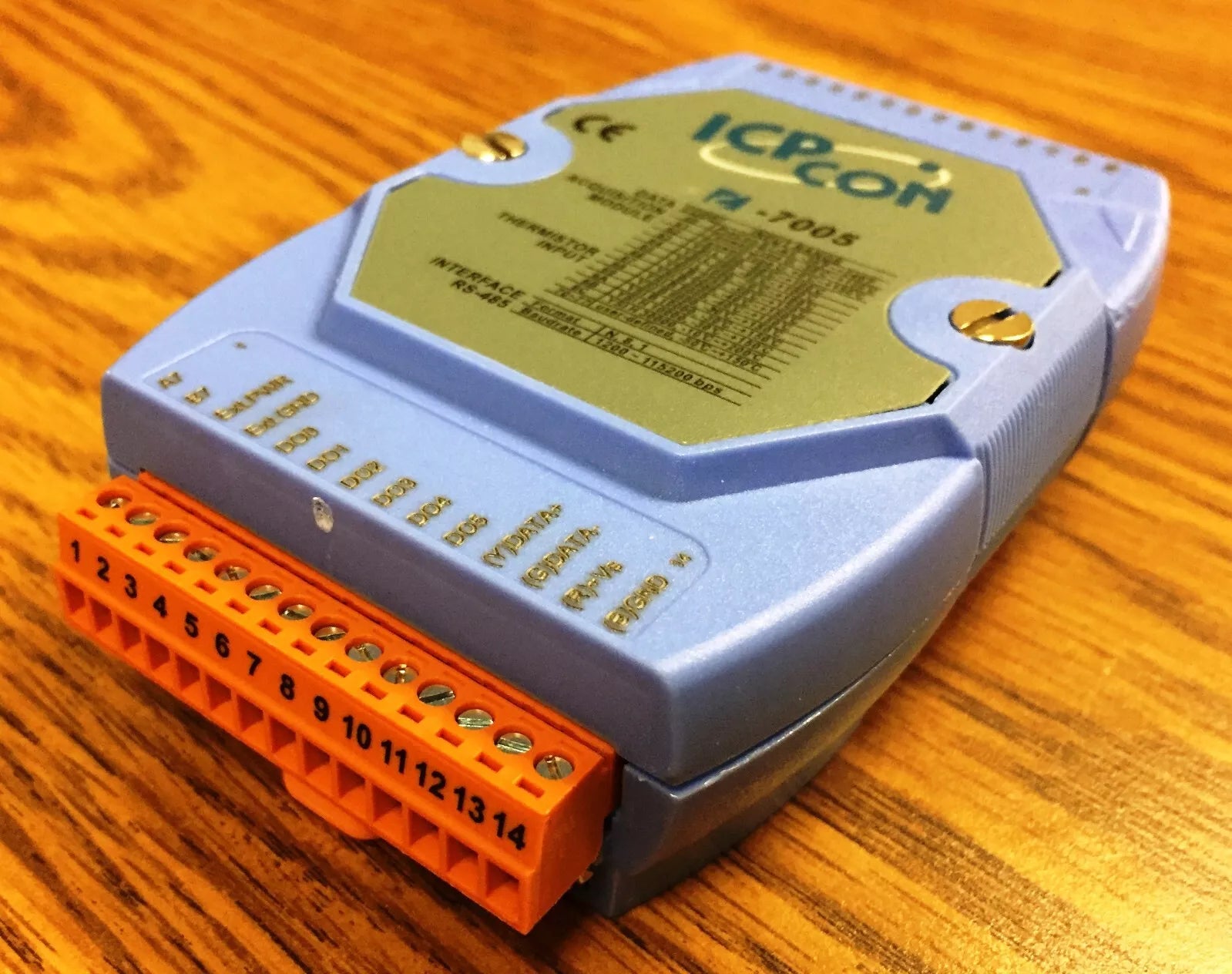 ICP I-7005 8-Channel Thermistor Input and 6-Channel Alarm Output Module