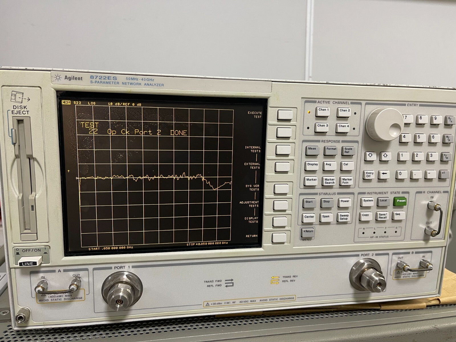 Agilent Keysight 8722ES 50MHz-40GHz Network Analyzer w/Opt.1D5/010/<wbr/>012/089_06113