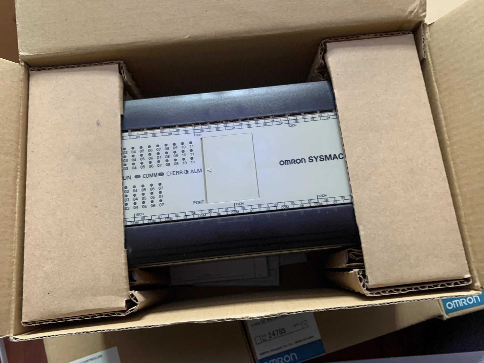 CPM2AE-60CDR-A Compact PLC Controller with 36 Digital Inputs/24 Relay Outputs