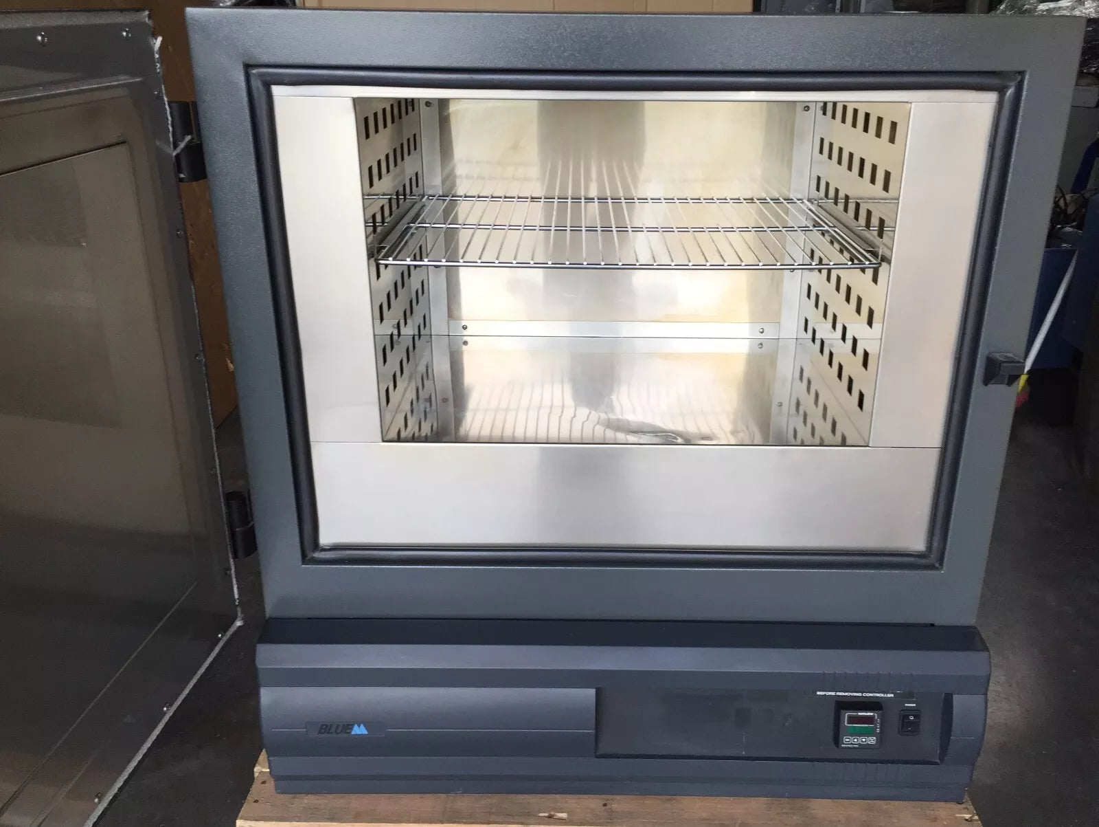 Blue M MO1440A Mechanical Convection Oven, Black Color