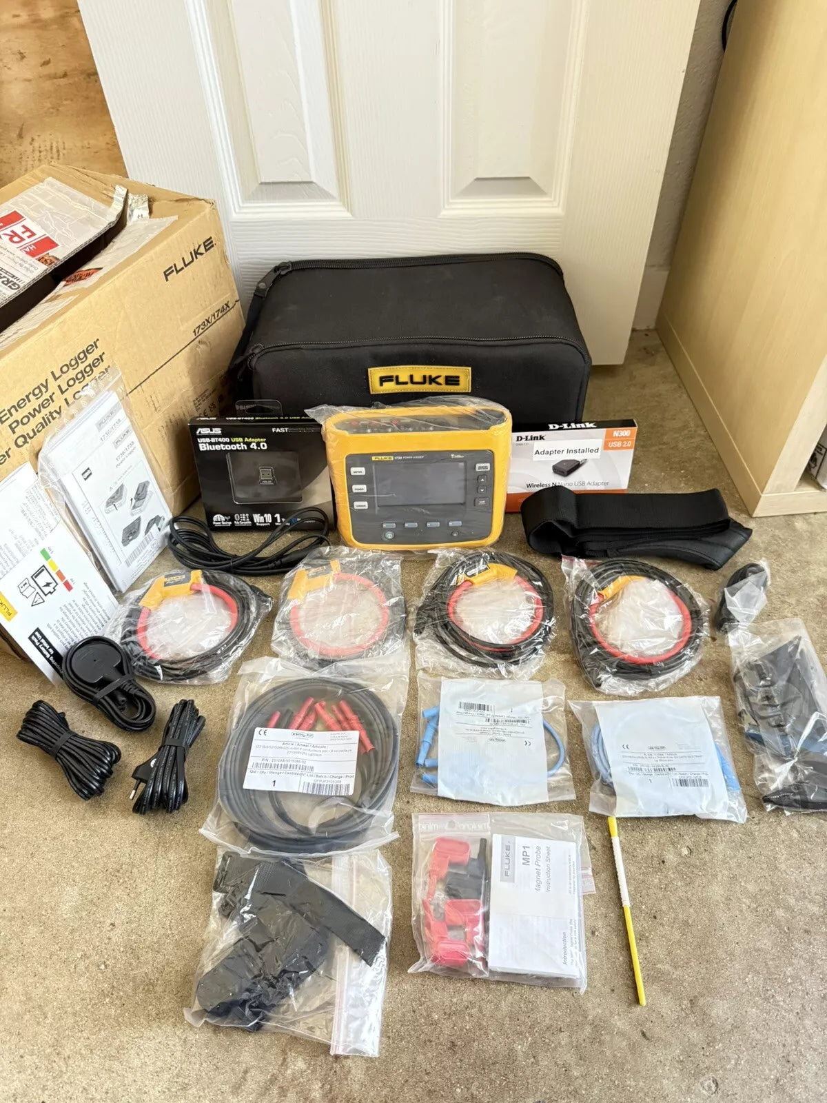 Fluke 1738 Power Logger Kit 3 Phase with Accessories Calibrated 2024