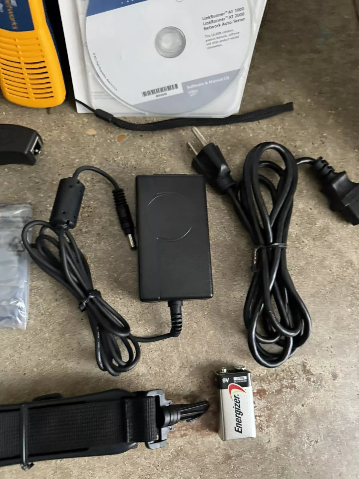 Fluke Networks LRAT-2000 Kit Tester with Fluke Intellitone Probe