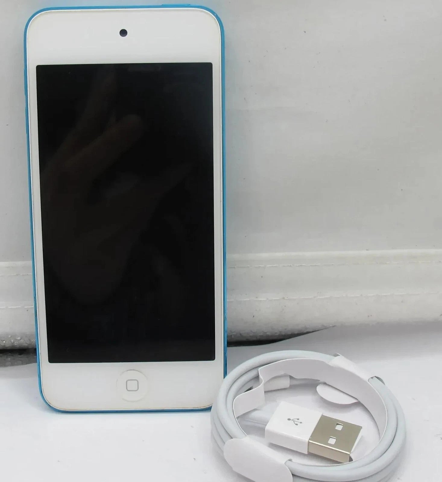 Apple iPod Touch 5th Gen A1421 32GB MD717LL/A Blue - Free shipping