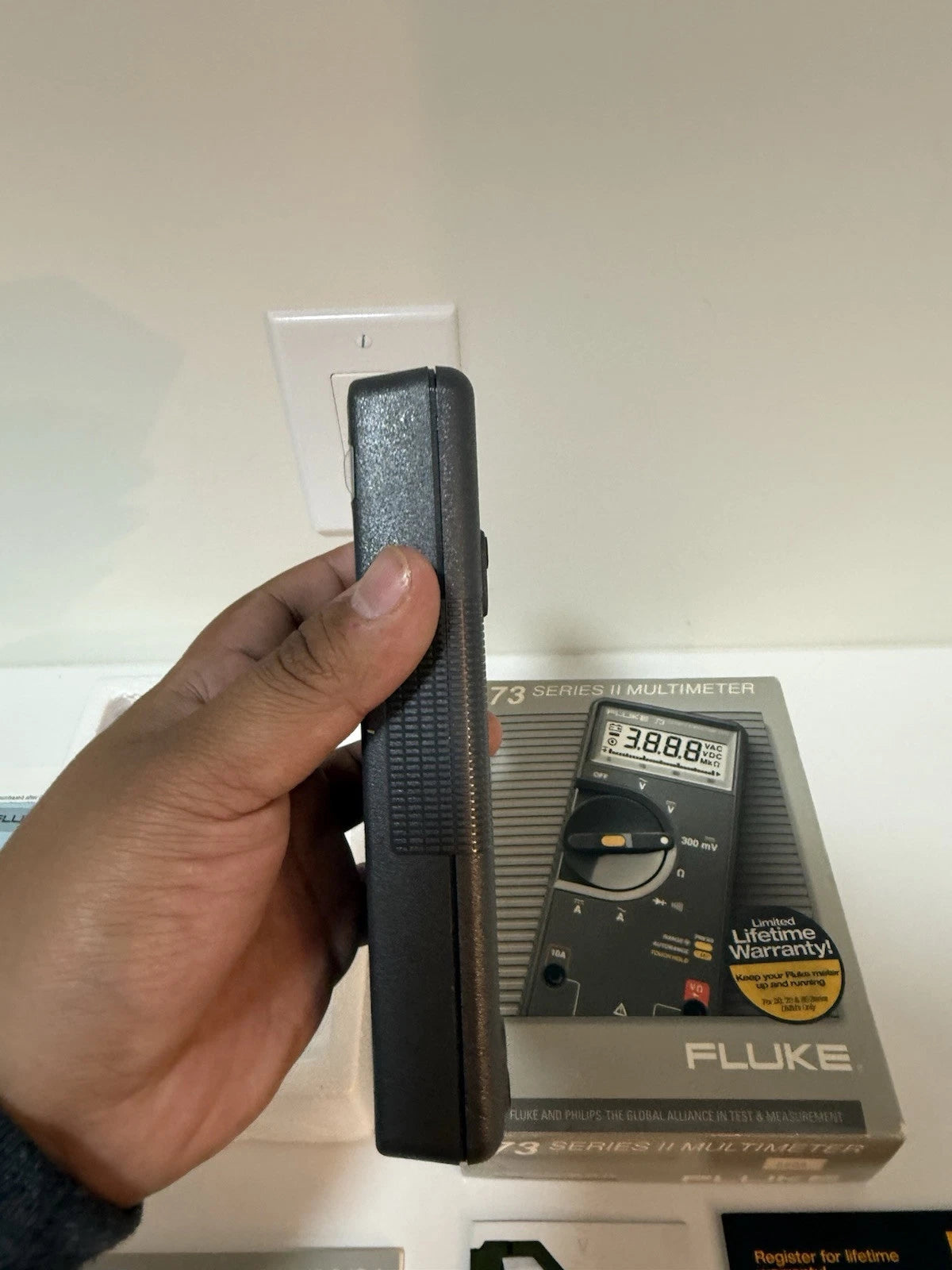 FLUKE 73 Series II Multimeter in New Factory Box - Tested & Fast Shipping