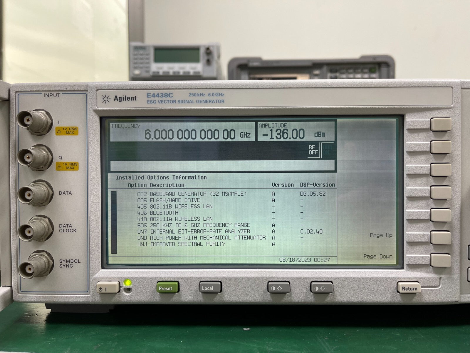 Agilent E4438C ESG Vector Signal Generator 250kHz-6GHz _0690