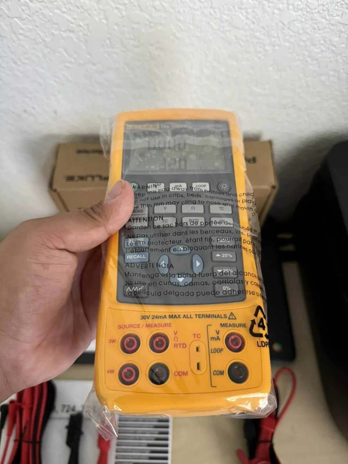 Fluke 724 Temperature Calibrator - New Sealed