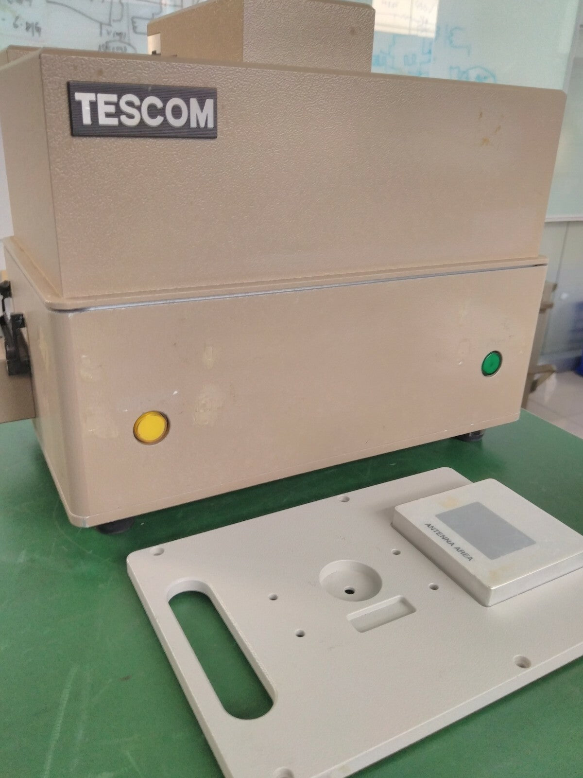Tescom TC-5942A Test cell , w/ TC-93030A test fixture