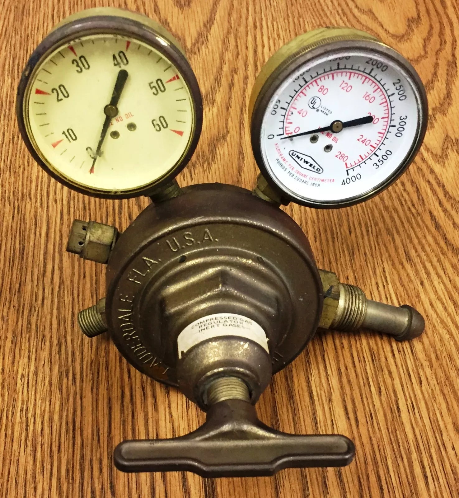 Uniweld Compressed Inert Gases Regulator for Welding Applications