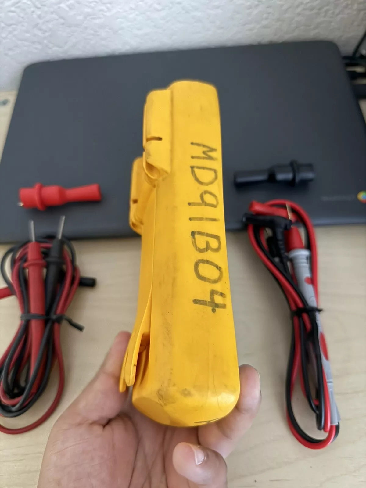 FIUKE 87 III True RMS Digital Multimeter with Leads