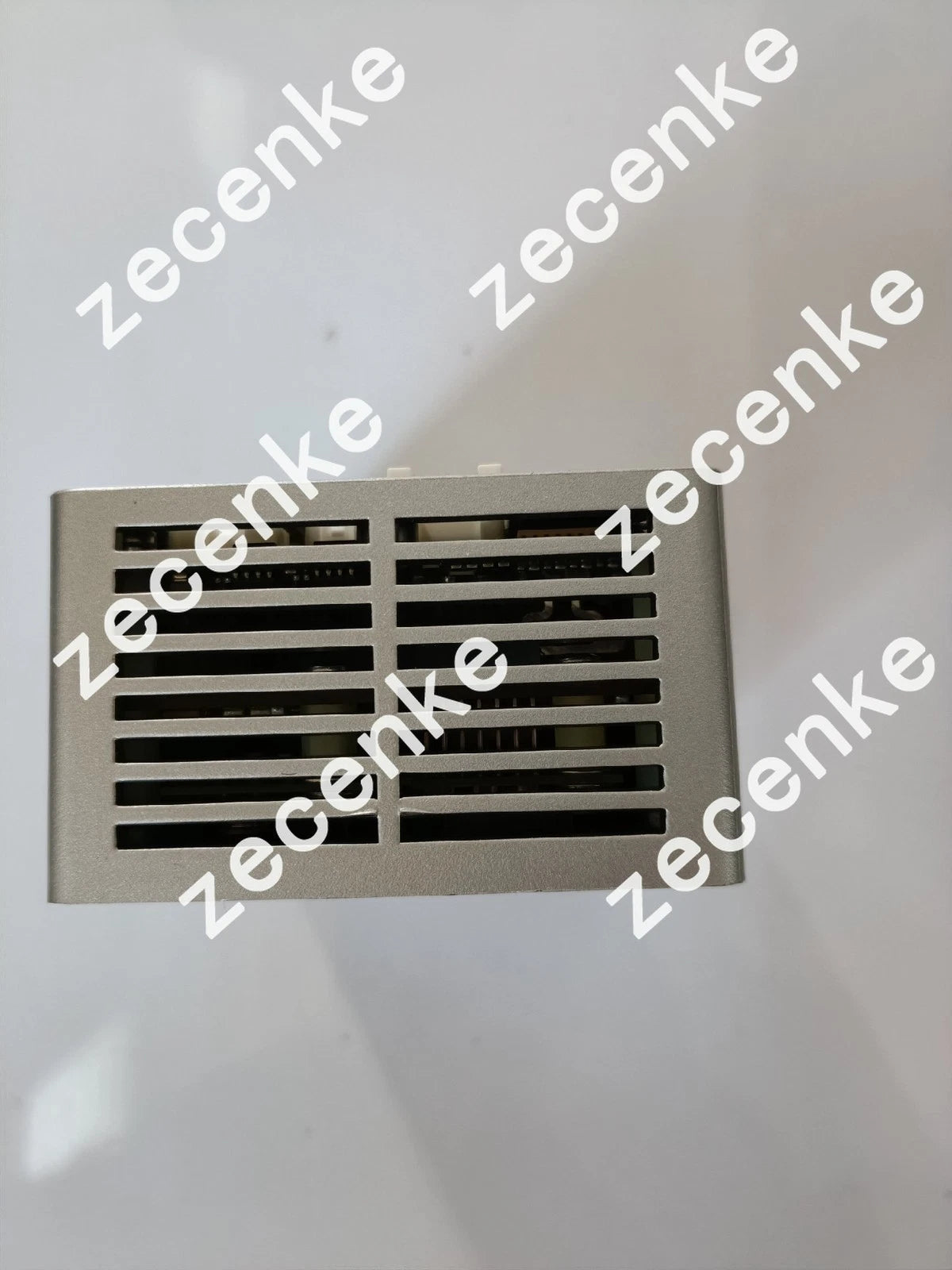 UDMlc 40024N010S Compact Ultrasonic Distance Sensor with NPN Output