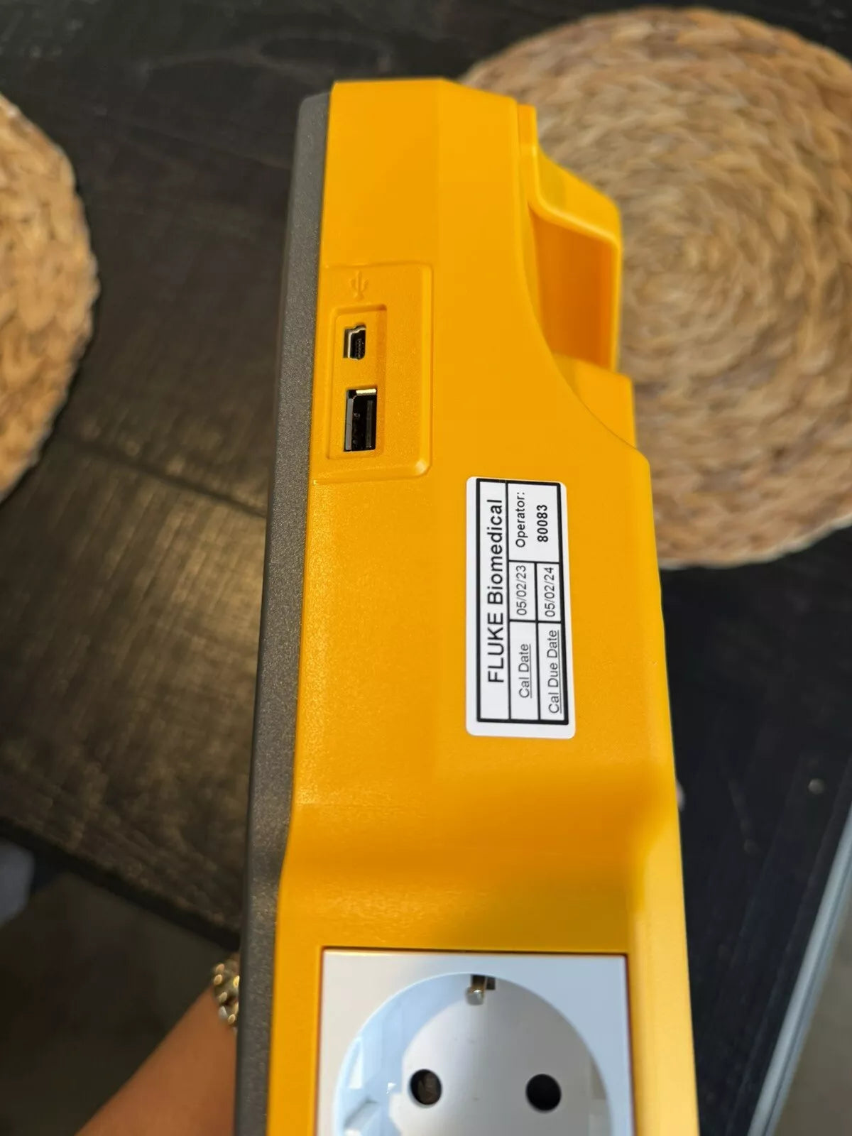 FLUKE ESA615 EU 230V Electrical Safety Analyzer (Calibrated 2024)