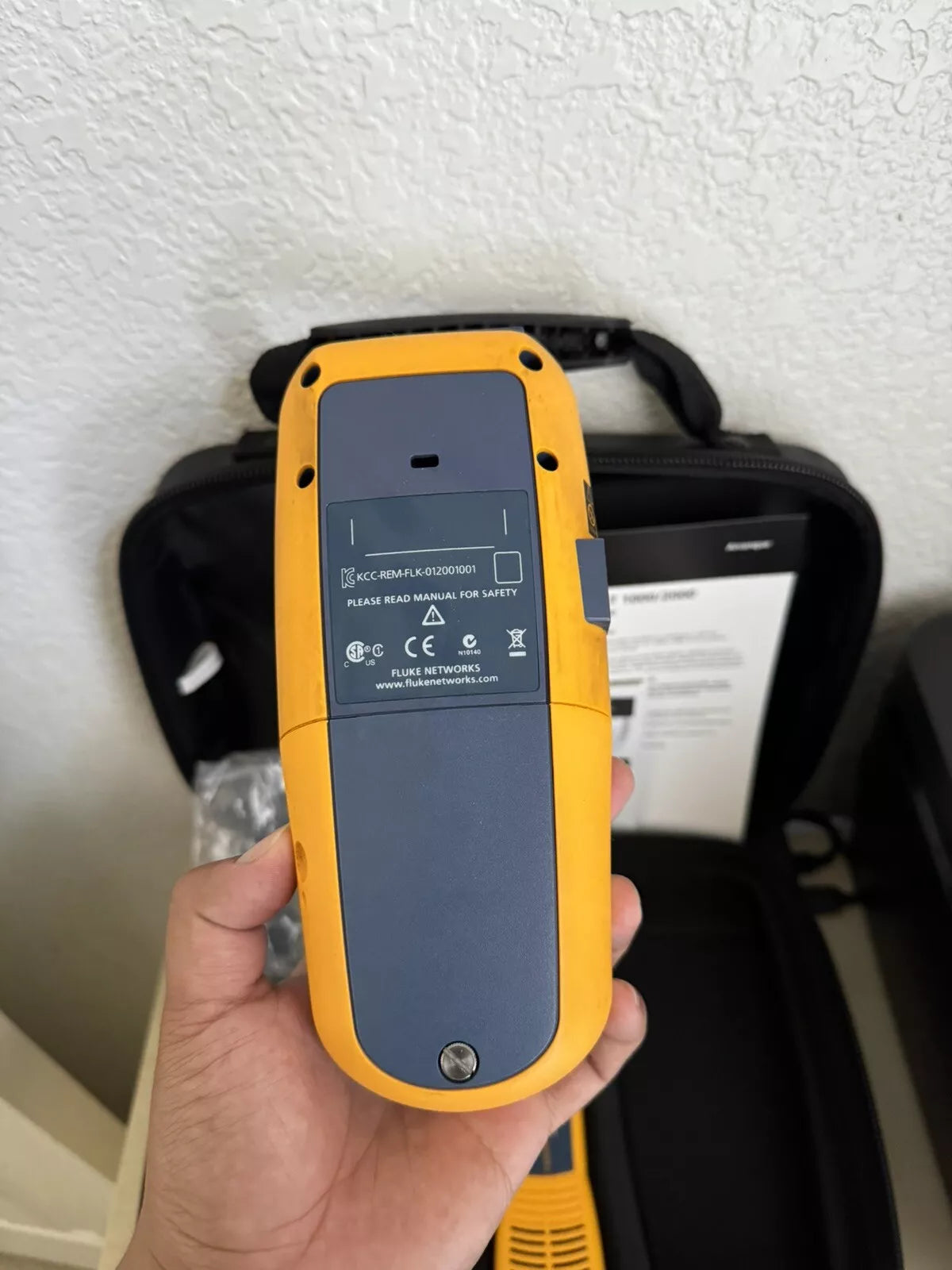 Fluke Networks LRAT-2000 LinkRunner AT-2000 Tester Kit (READ) Missing Port