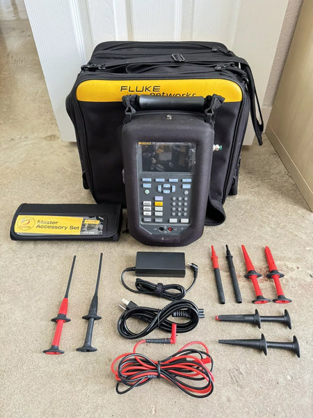 FLUKE 729 FC 300 PSI Automatic Pressure Calibrator with Accessories