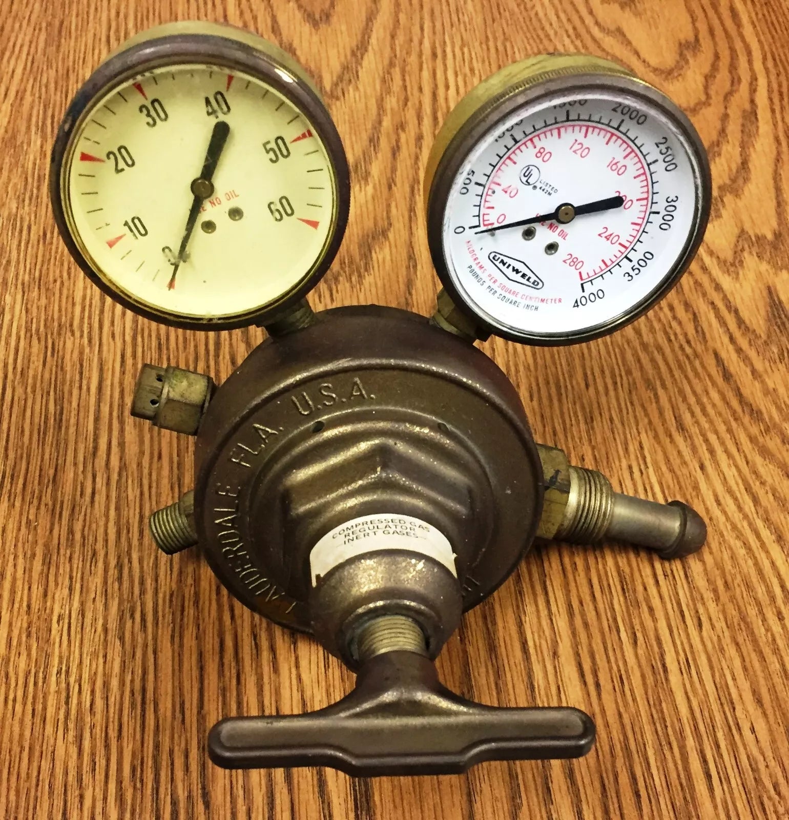 Uniweld Compressed Inert Gases Regulator for Welding Applications