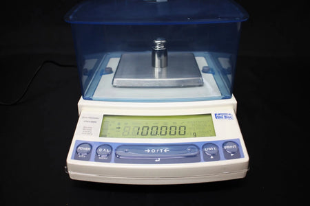 SHIMADZU UW620H Electric Balance 620g