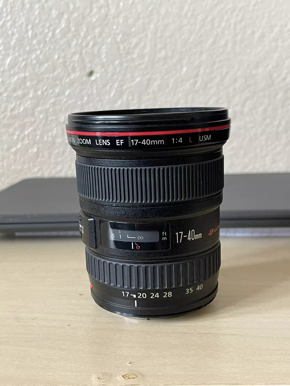 Canon EF 17-40mm f/4L Ultra Wide Angle Zoom Lens - Black (8806A002)