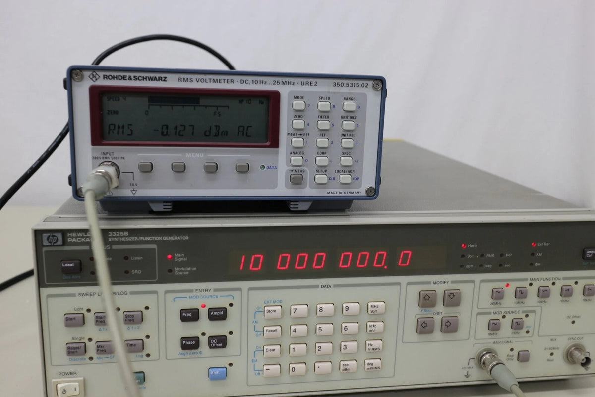 HP 3325B /001 21MHz Synthsized Generator