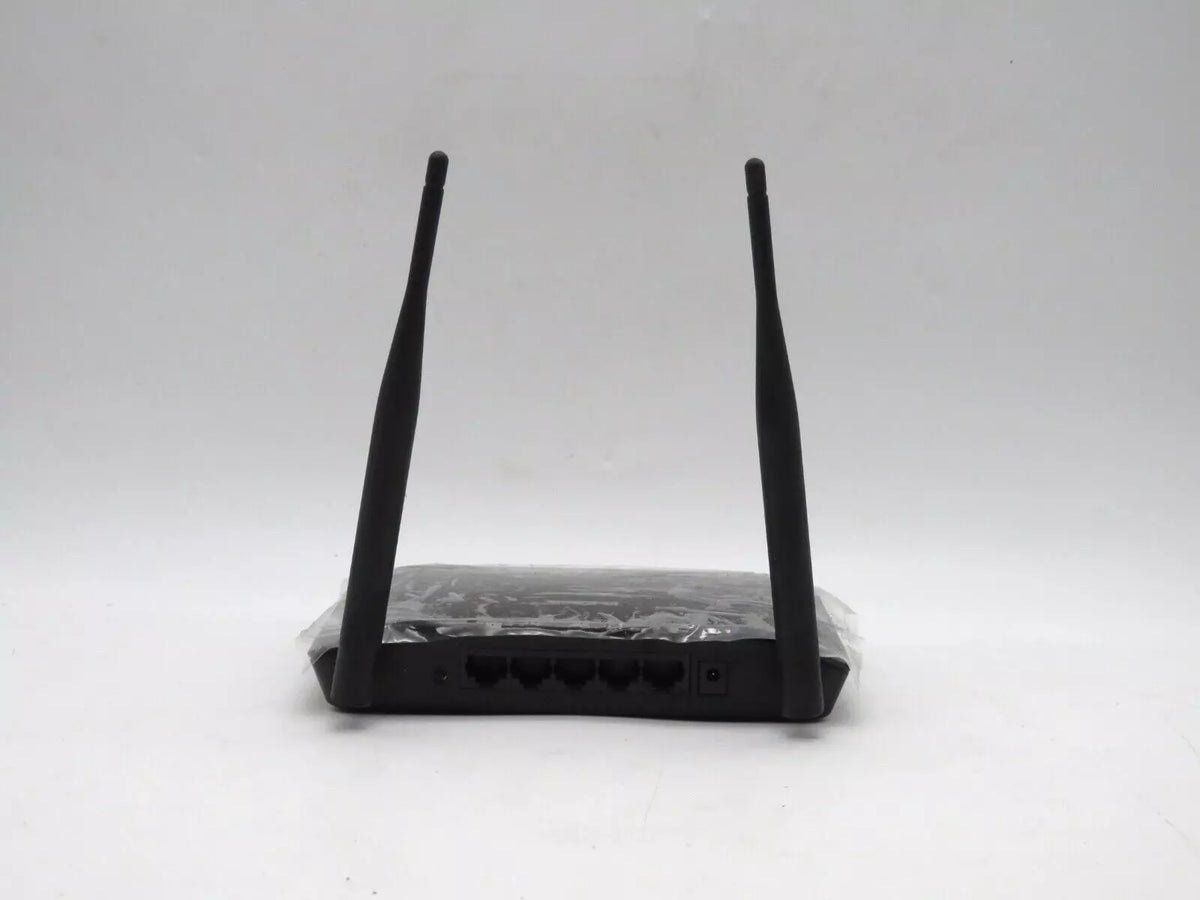 D-Link DIR-615 Wi-Fi Router with Fast Ethernet Ports and High-Gain Antennas