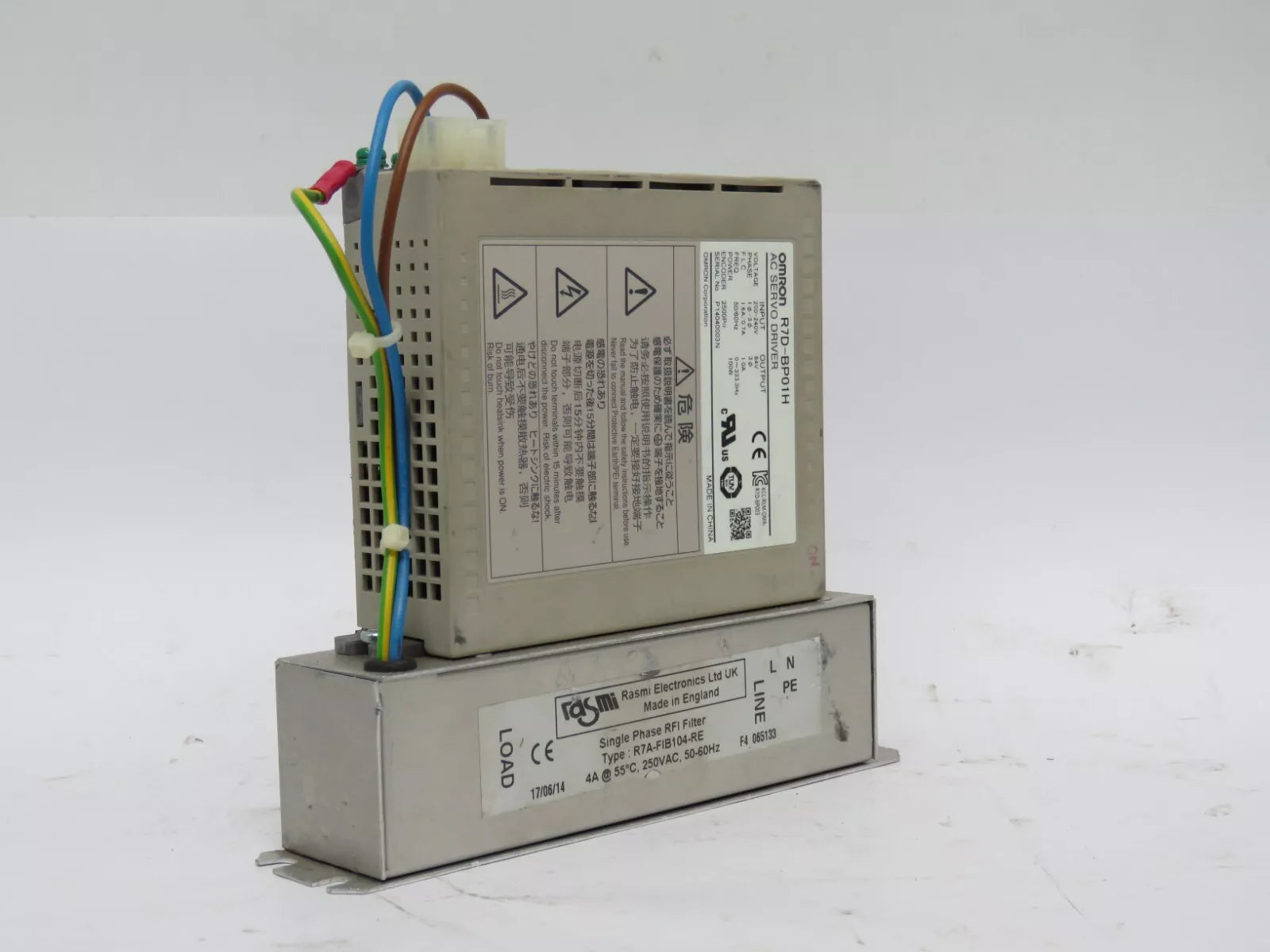 OMRON R7D-BP01H AC Servo Drive 100W 50/60HZ