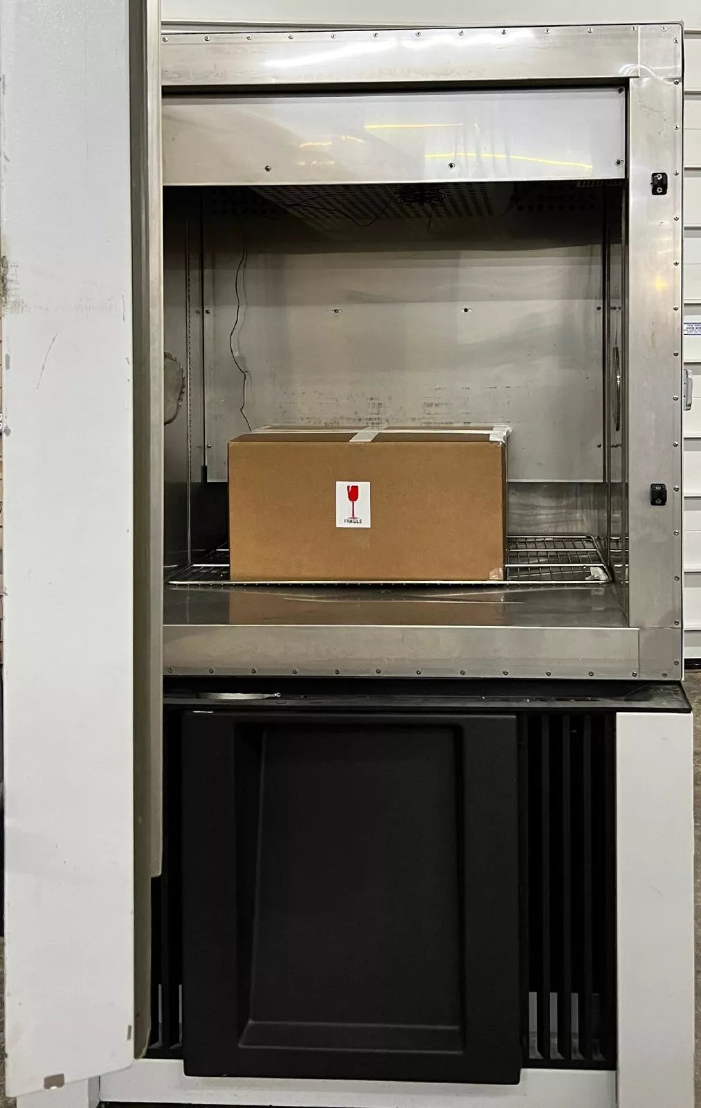 Thermotron SE-600-3-3 Temperature Test Chamber Environmental 208V SE-7800