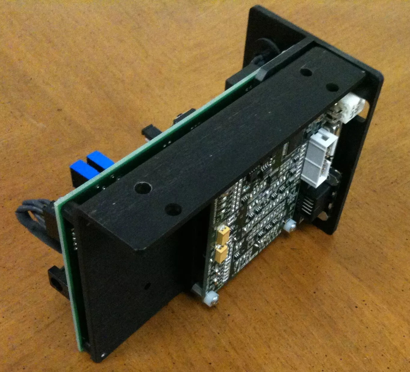On-Trak OT-301SL Position Sensing Amplifier with Camera & SCA814 Servo Controlled