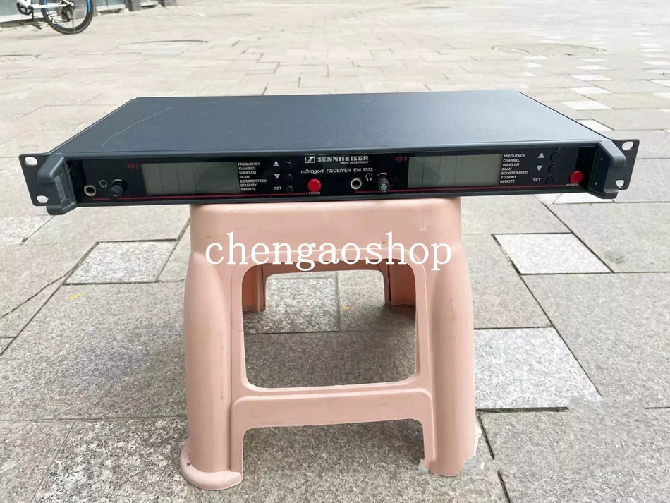 1 second-hand Sennheiser EM3532 receiver FedEx or DHL