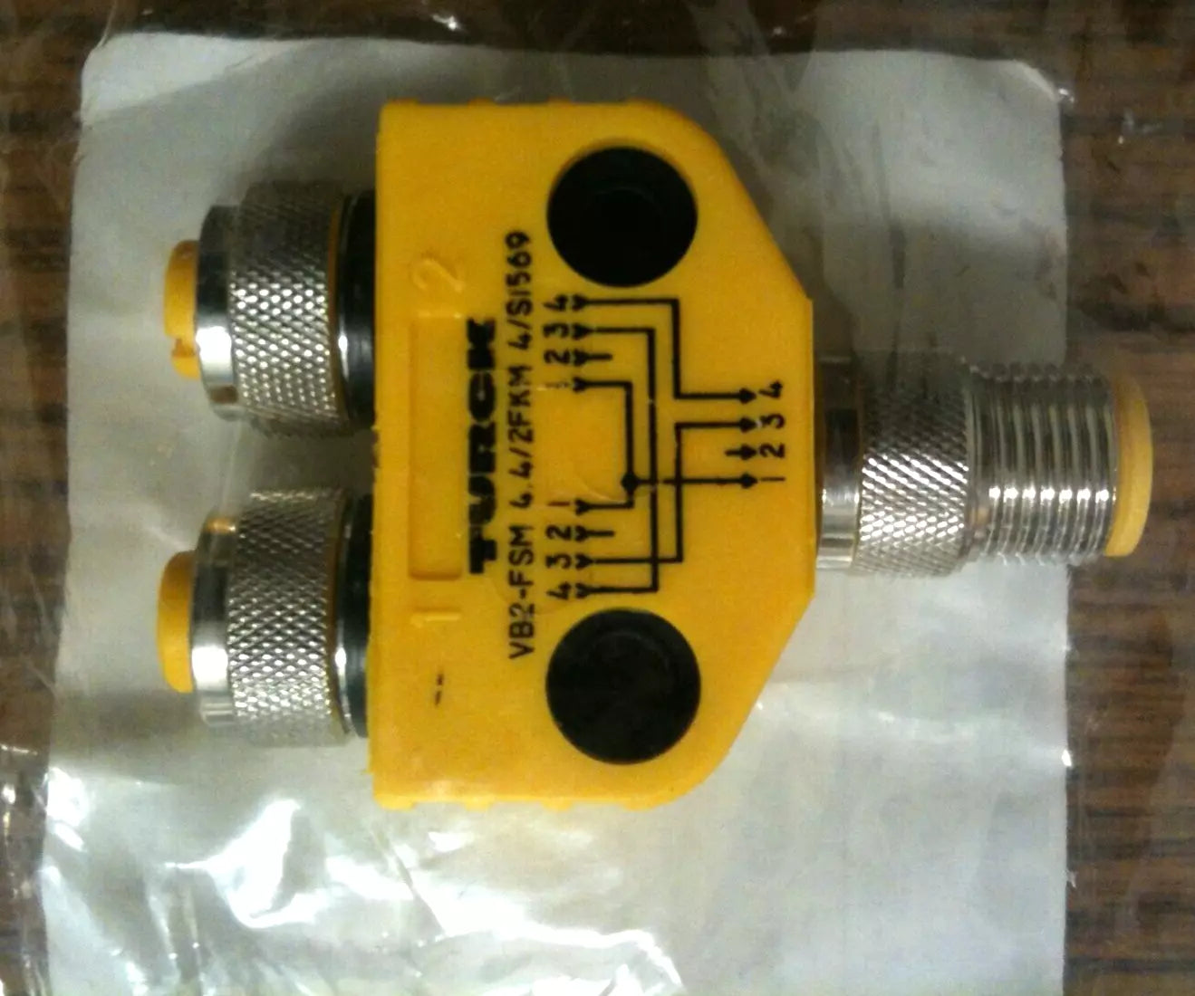 Turck VB2-FSM 4.4/2FKM 4/S1569 Actuator and Sensor Splitter