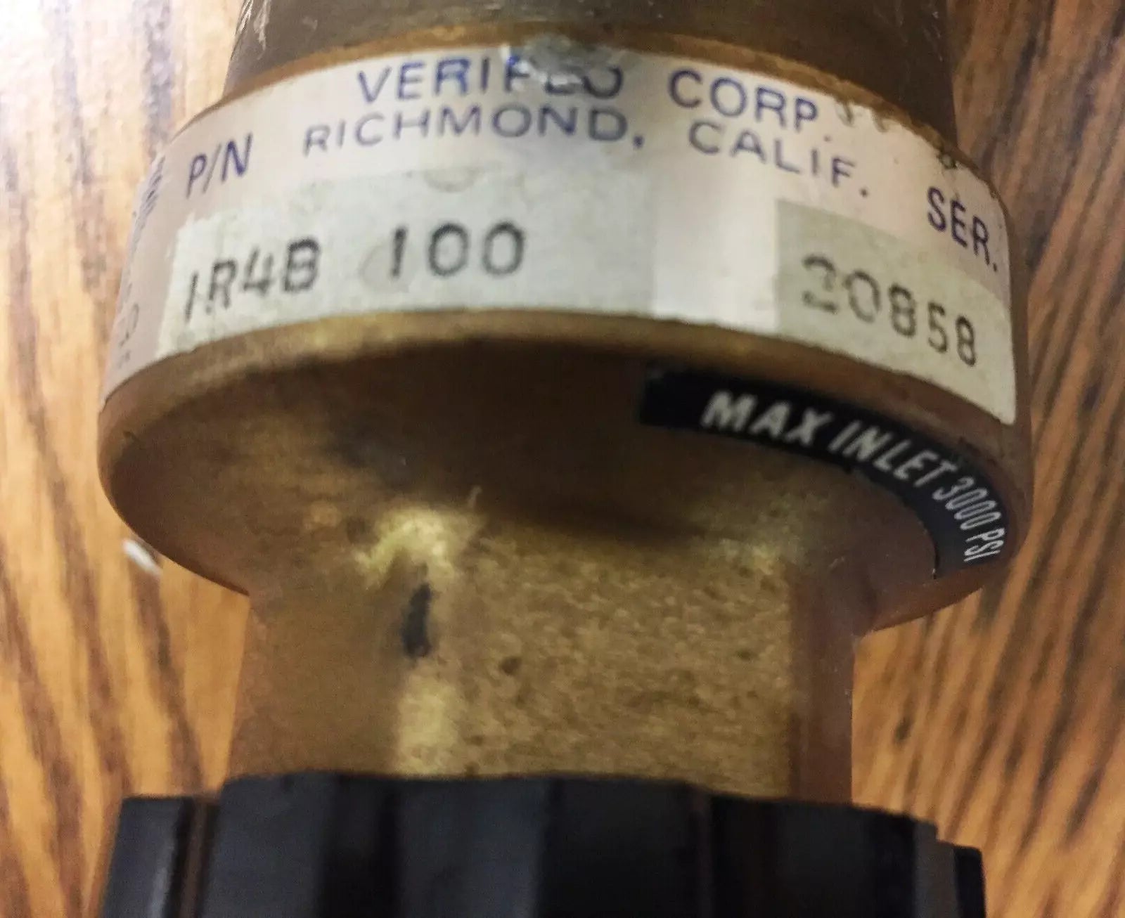 Veriflo IR4B-100 Regulator with Max Inlet of 3000 PSI and USO Gauge