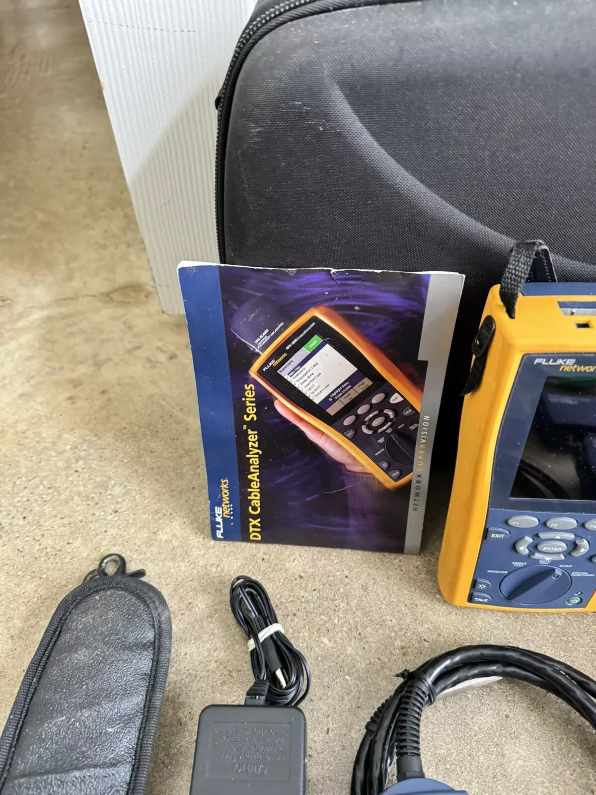 Fluke Networks DTX-1800 Cable Analyzer Kit with DTX-CHA001A CAT6 Channel Adapters